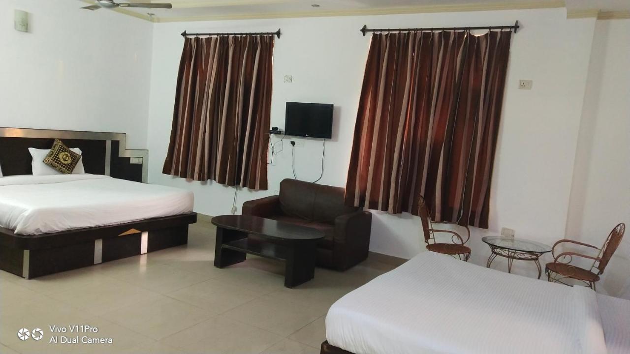 Fabhotel Prashant Palace ไมซอร์ ภายนอก รูปภาพ