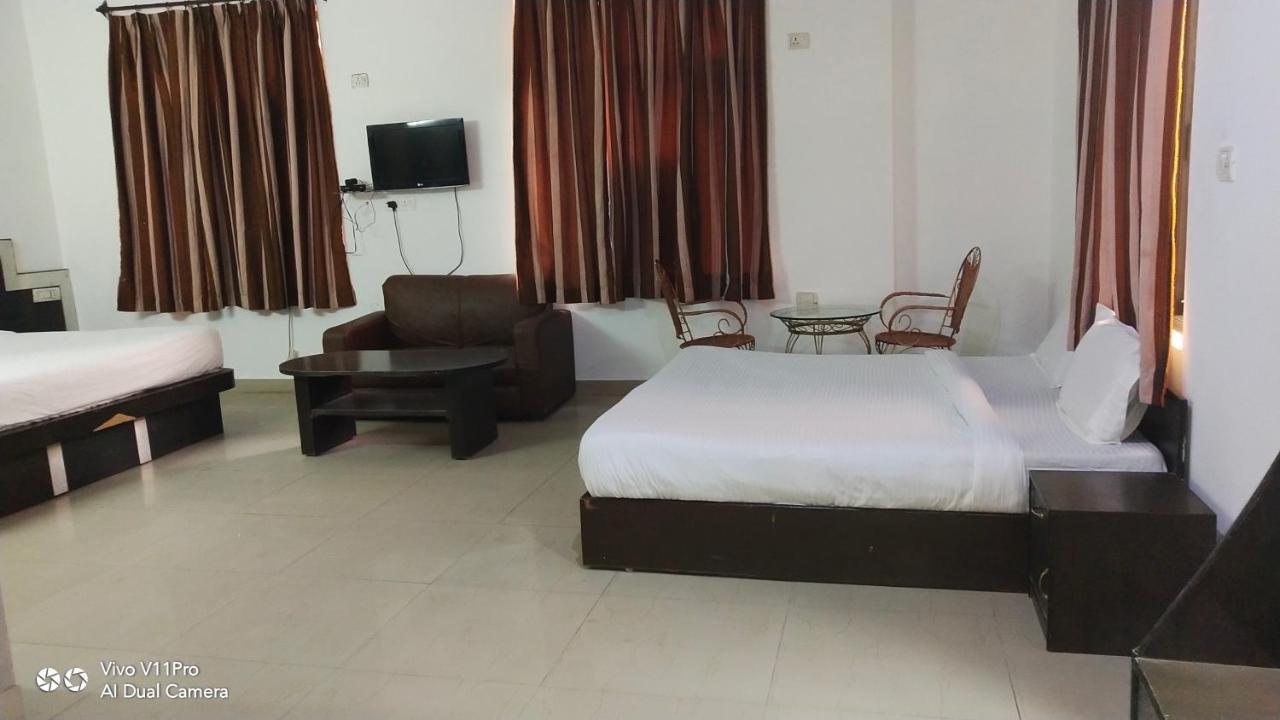 Fabhotel Prashant Palace ไมซอร์ ภายนอก รูปภาพ