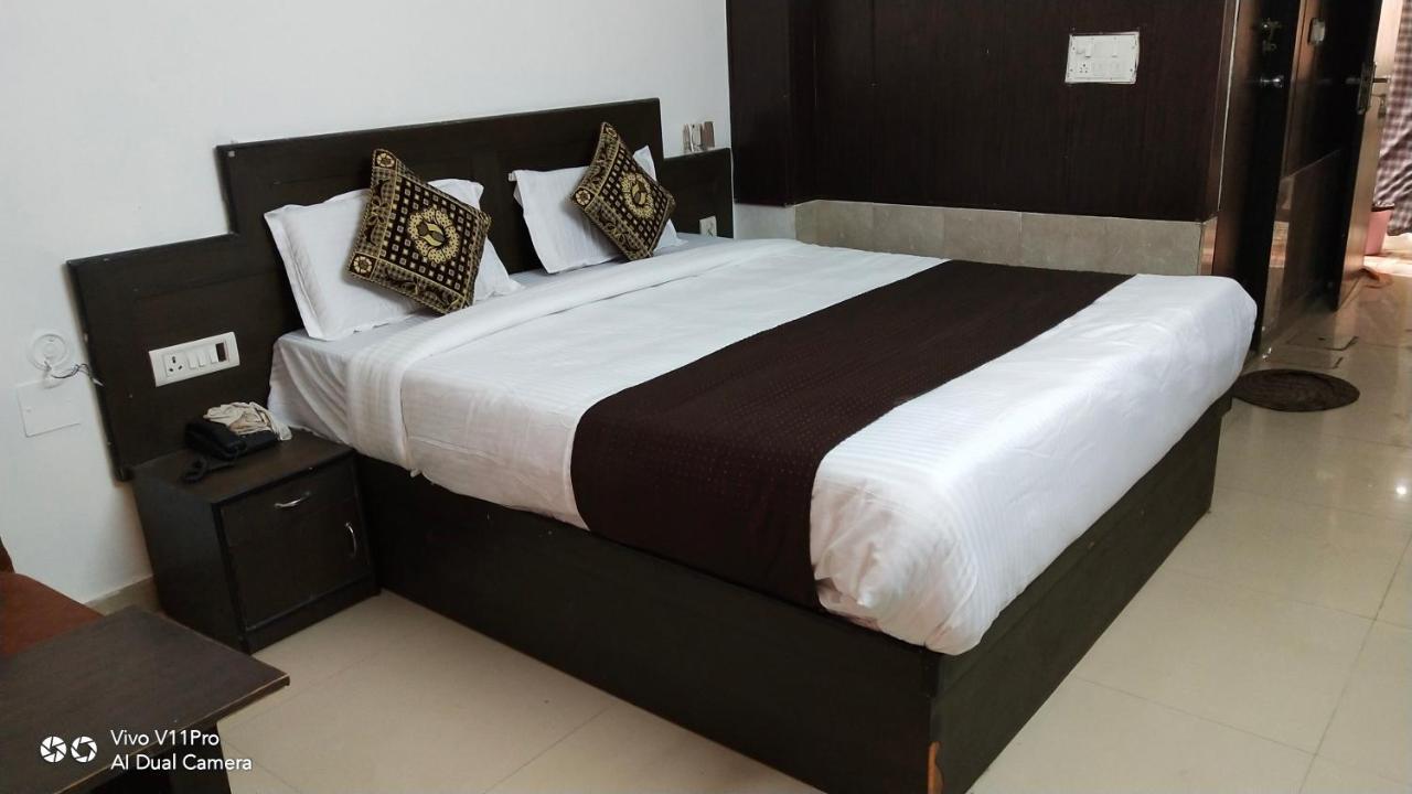 Fabhotel Prashant Palace ไมซอร์ ภายนอก รูปภาพ